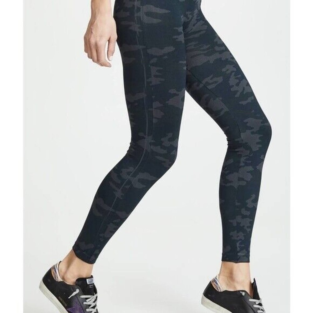 Spanx Women's M Medium Look at Me Now Seamless Leggings Green Camo FL3515